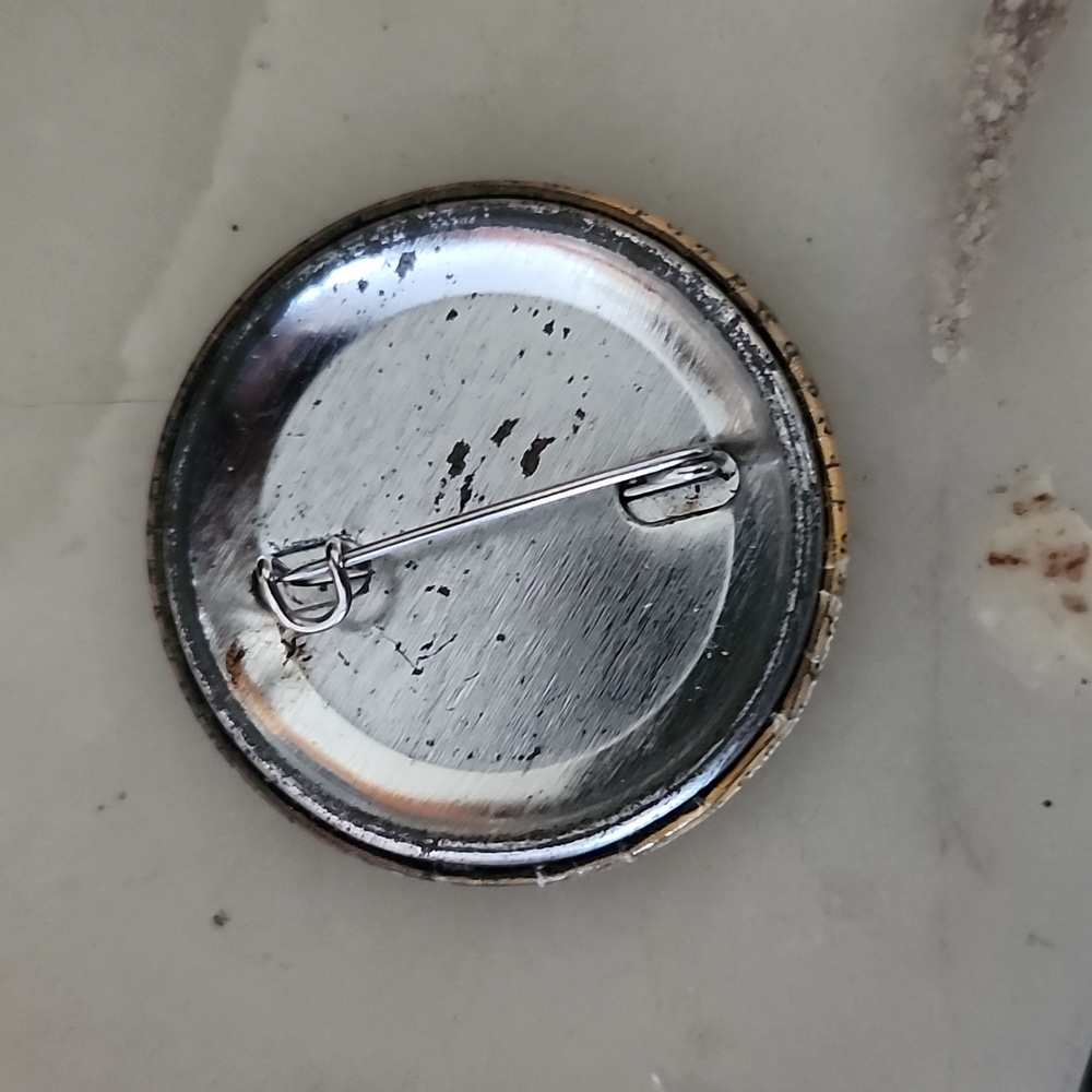 Hunter Pin - Picture 2 of 6